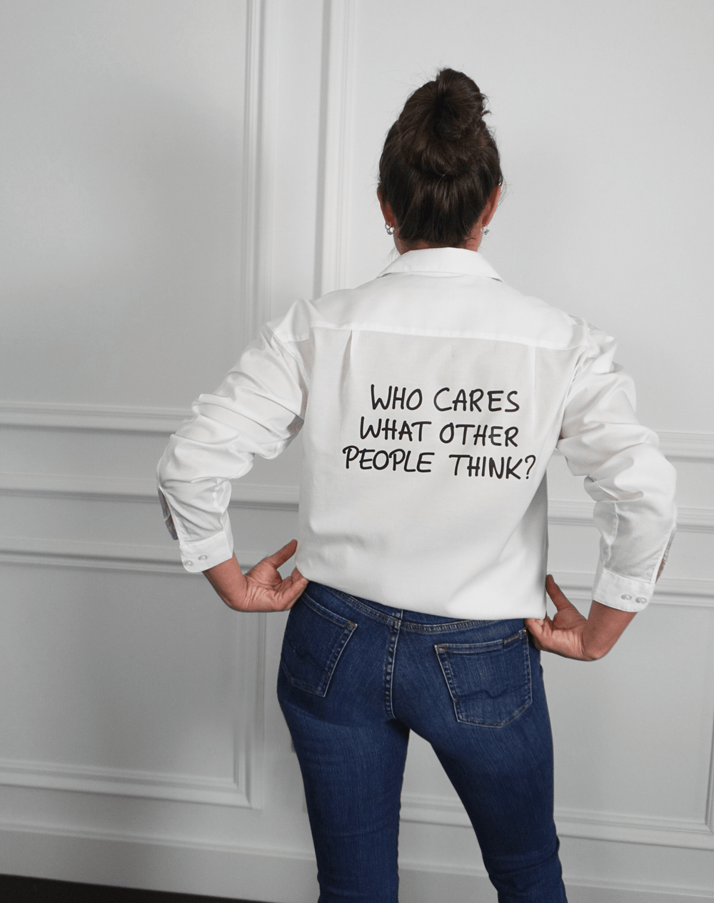 Who cares what other people think? Weißes Hemd (Schwarzer Druck)